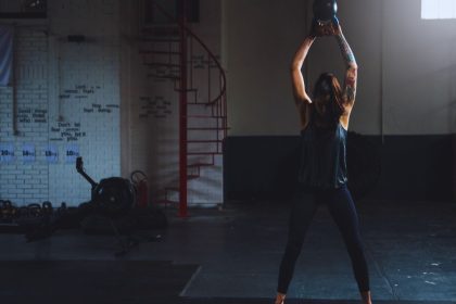 Maximize Your Gain: 10 Gym Hacks for Superior Strength and Size